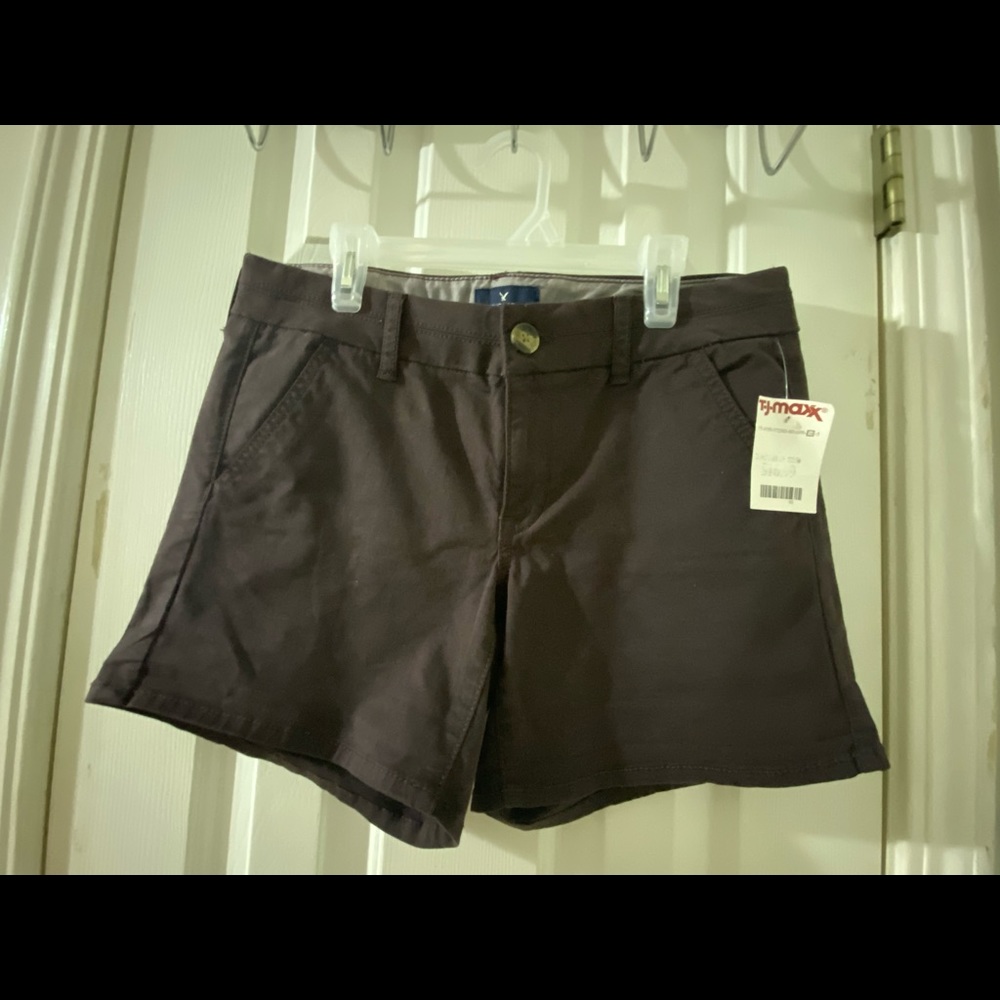 New size 6 brown American eagle midi shorts